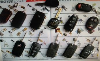 開鎖公司電話-附近哪裏有專業(yè)開汽車鎖-24小時上門修換鎖芯體-保險箱櫃-電子智能門禁指紋密碼鎖安裝維修-配防盜遙控芯片鑰匙服務_開修換鎖-專業(yè)開汽車鎖-24小時上門修換鎖芯體-保險箱櫃-電子智能門禁指紋密碼鎖安裝維修-配汽車防盜遙控芯片鑰匙公司電話
