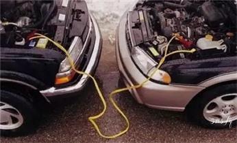 高速公路道路快速24小時(shí)拖車救援服務(wù)附近公司熱線電話-汽車搭電-補(bǔ)胎-吊車-脫困-維修-送油水-運(yùn)輸-開鎖配鑰匙昭蘇奎屯霍爾果斯伊寧察布霍城鞏留新源特克斯尼勒克