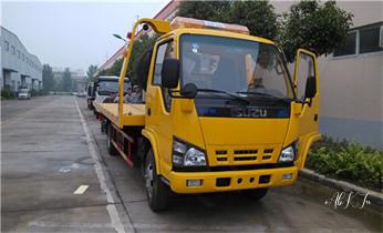 高速道路汽車車輛救援拖車維修公司服務電話_道路救援拖車-吊車-送油-搭電-補胎-充氣-維修電話