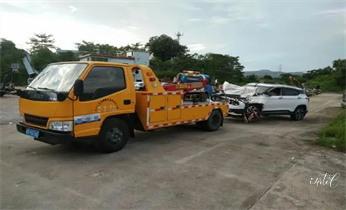 高速公路道路快速24小時(shí)拖車救援服務(wù)附近公司熱線電話-汽車搭電-補(bǔ)胎-吊車-脫困-維修-送油水-運(yùn)輸-開鎖配鑰匙_快速上門流動(dòng)補(bǔ)胎-搭電更換電池汽車救援公司電話