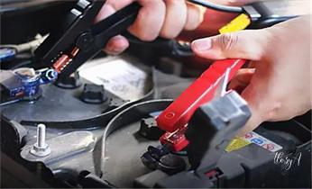 高速公路道路快速24小時(shí)拖車救援服務(wù)附近公司熱線電話-汽車搭電-補(bǔ)胎-吊車-脫困-維修-送油水-運(yùn)輸-開鎖配鑰匙_快速上門流動(dòng)補(bǔ)胎-搭電更換電池汽車救援公司電話